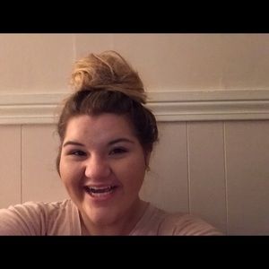 Meet your Posher, Abbie